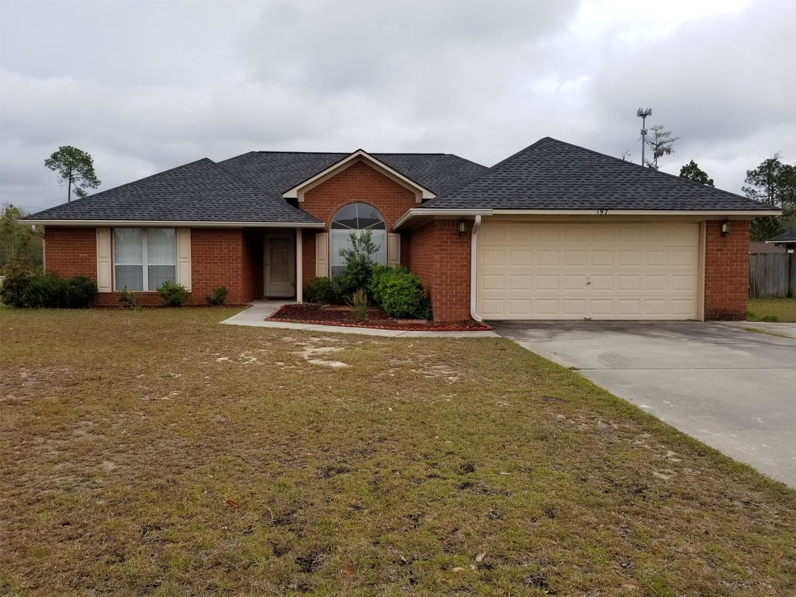 Primary Photo - 197 Wayfair Ln