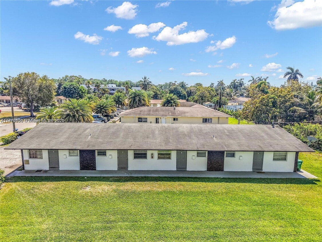 Photo - 14980 Northeast 5th Court, Miami, FL 33161 - 1 BR 1 BA condo