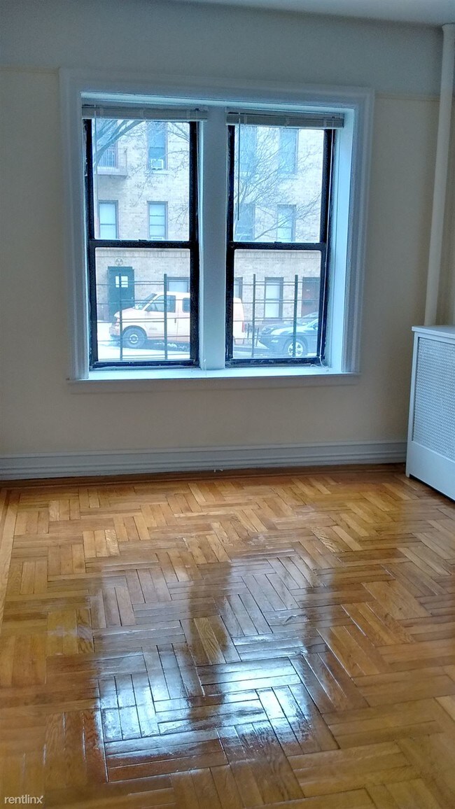 Building Photo - 108 Ellwood St