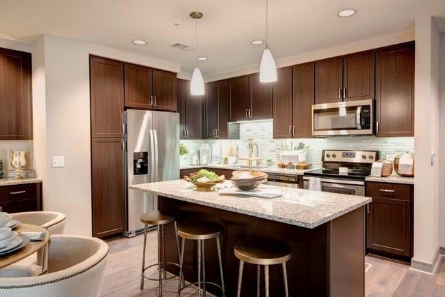 Photo - Luxury & Convenience in Houston! Apartment