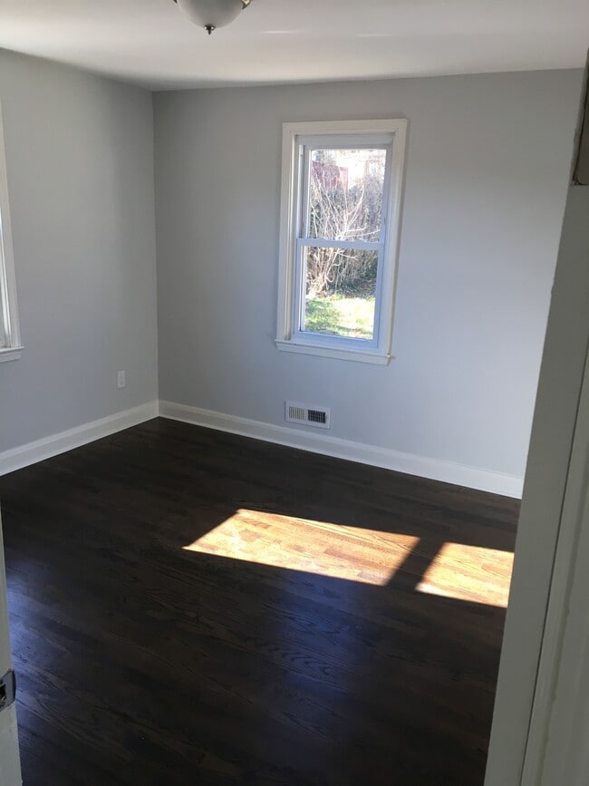 Foto del edificio - 5938 Clayton Ave