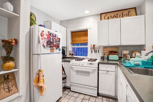 Building Photo - 151 Highland St