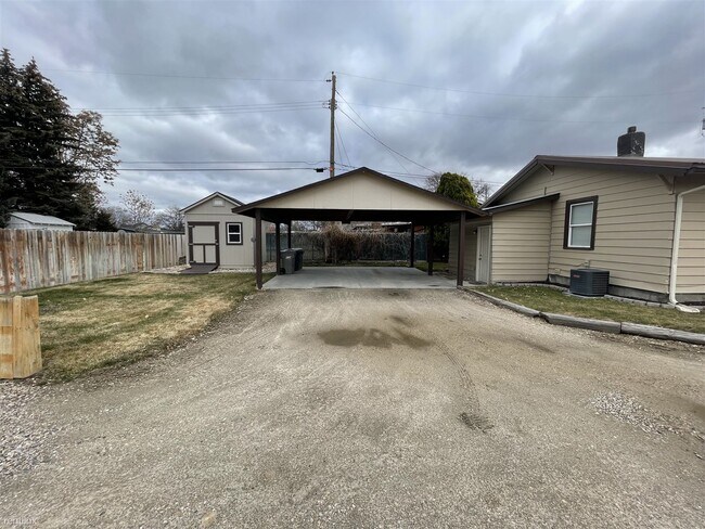 Foto del edificio - 4 br, 2 bath House - 120 Lone Star Road