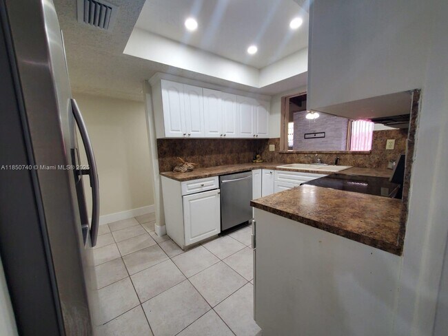 Foto del edificio - 600 SW 89th Ct