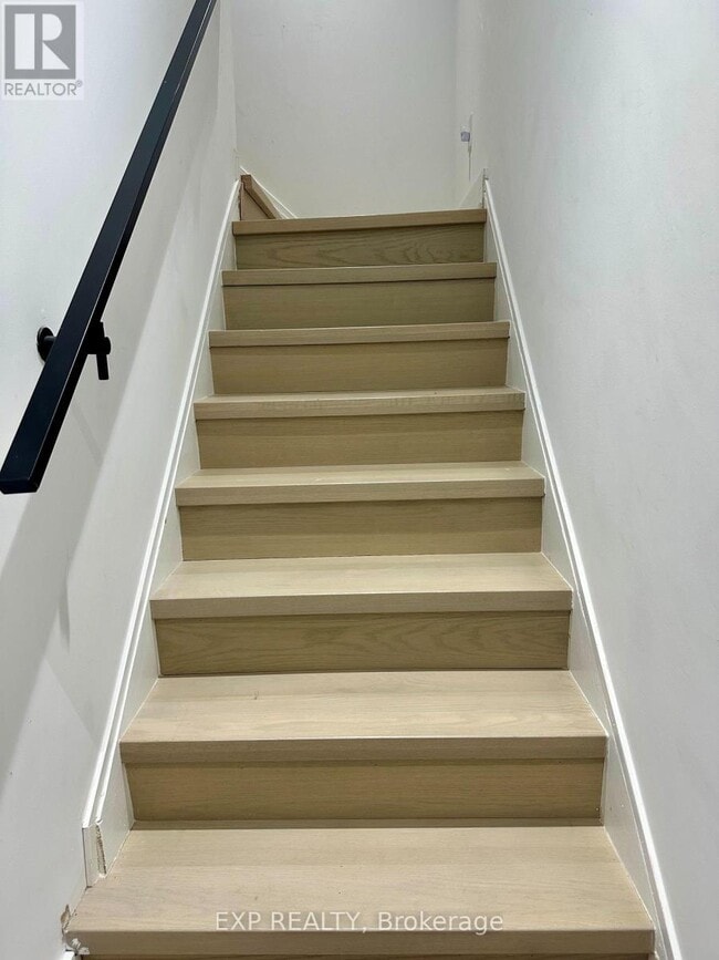 Building Photo - 24 St Clair Gardens