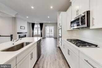 Building Photo - 8155 Red Hook St