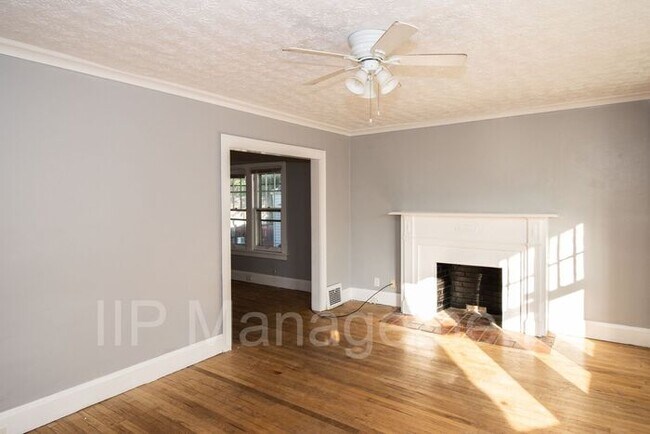 Foto del edificio - Great 3 bedroom home in the Cleveland Hts ...