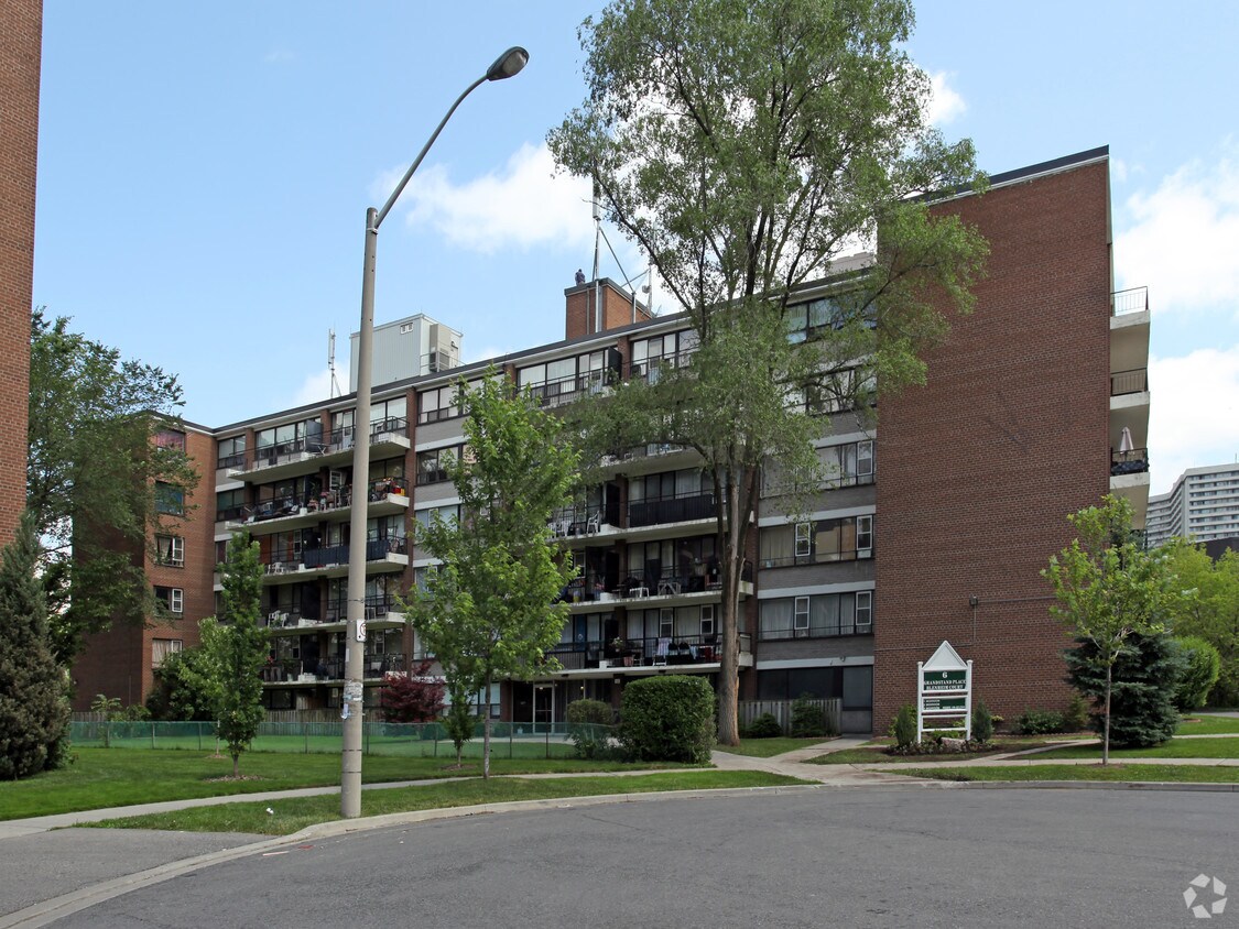 Building Photo - Blenheim Court Apartments