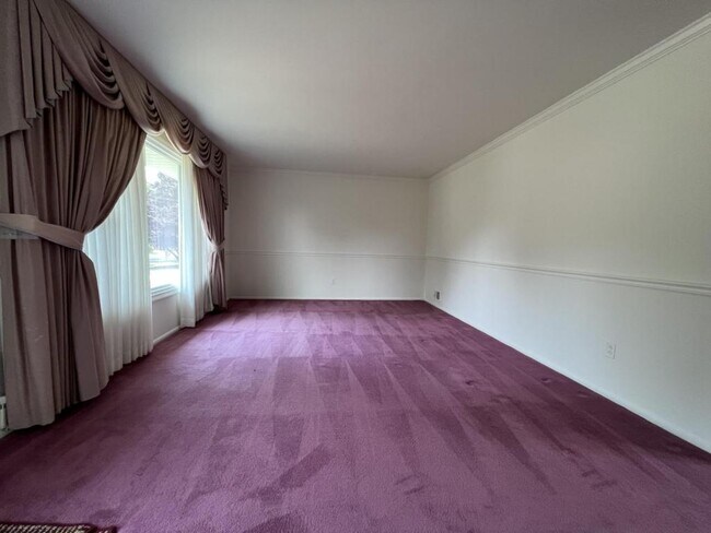 Building Photo - 3000 Shanandale Dr