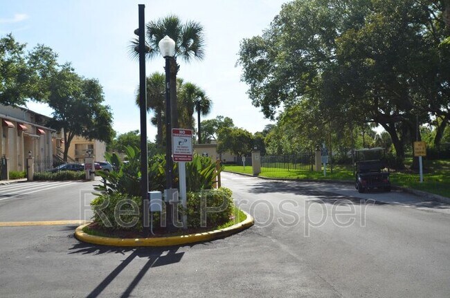 Building Photo - 4117 S Semoran Blvd