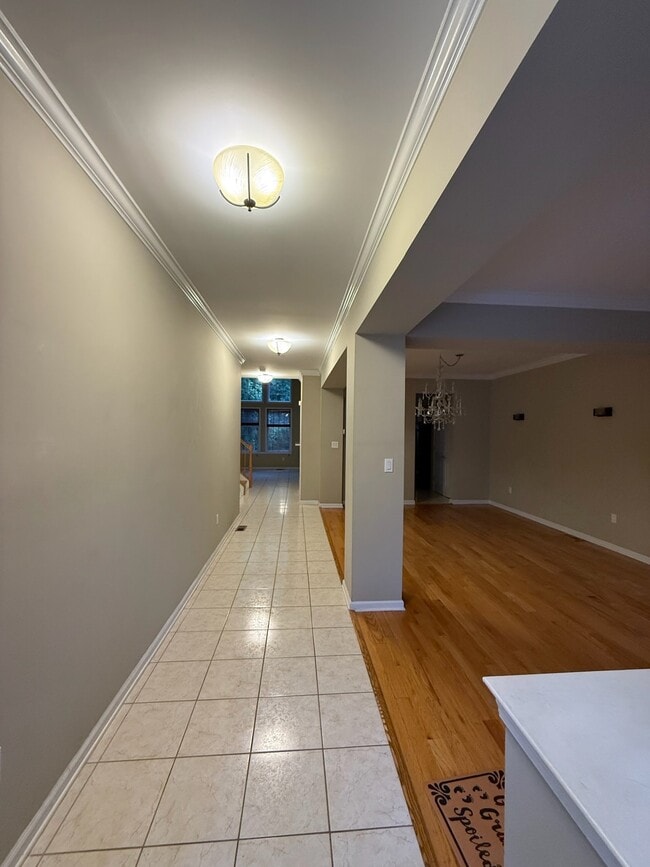 Building Photo - 75 Spring Hill Cir