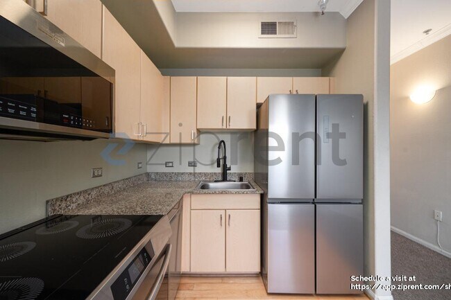 Foto del edificio - 1643 Sixth Ave