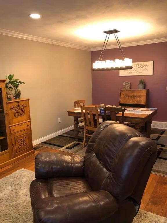 Foto del edificio - 1325 E Monroe St