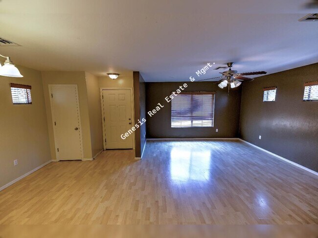 Foto del edificio - Three Bedroom in Southeast Tucson
