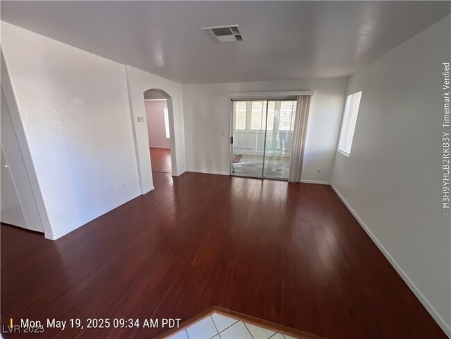 Foto del edificio - 1533 Linnbaker Ln