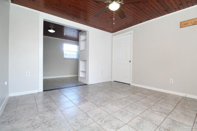 Foto del edificio - 610 Mills Ave