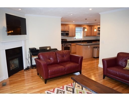 Primary Photo - 106 Leicester St