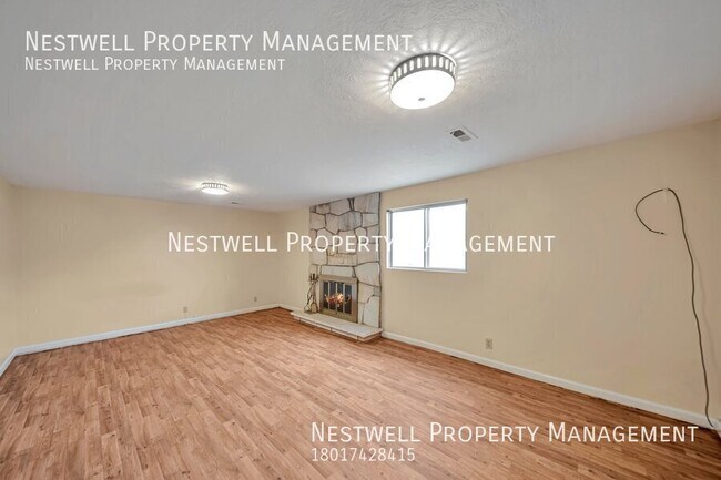 Foto del edificio - $500 OFF 1ST MONTH'S RENT - Incredible 4-b...
