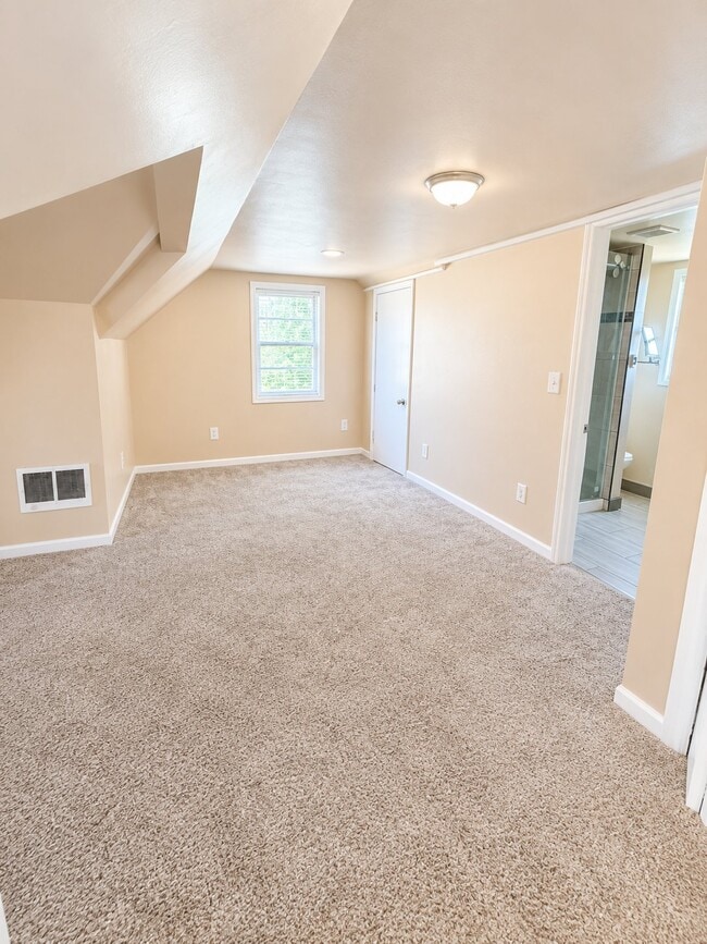 Building Photo - 21202 Gardenview Dr