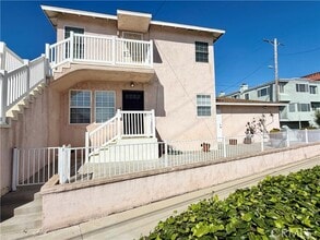 Building Photo - 982 W Hamilton Ave