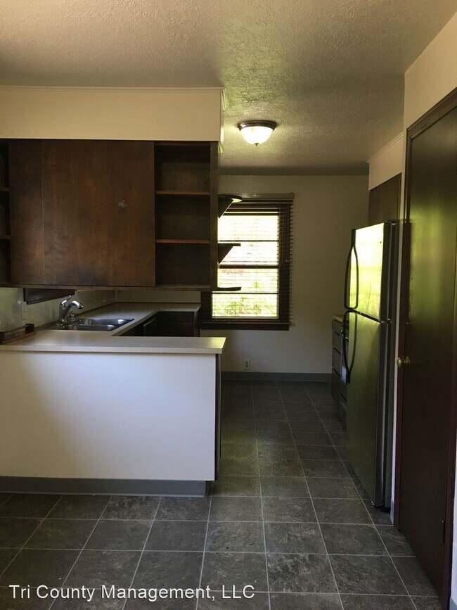 Building Photo - 5 br, 3 bath House - 17415 SE Oatfield Rd