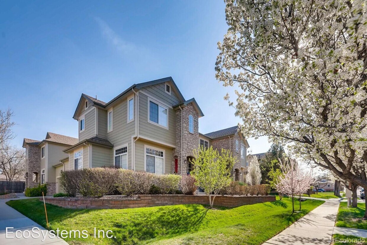 2 br, 2.5 bath House 4508 E. Louisiana Ave House for Rent in Denver