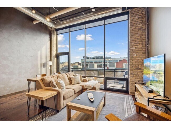 Building Photo - 618 N Washington Ave