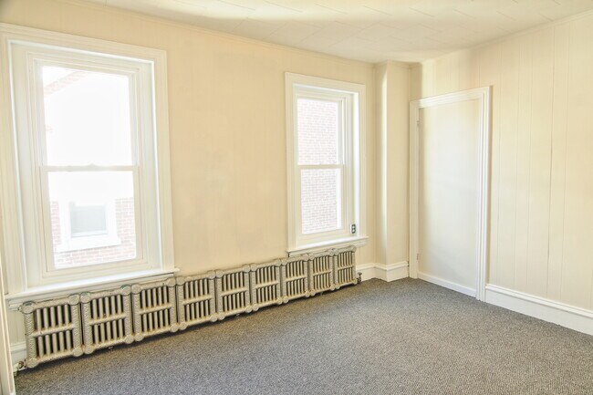 Foto del edificio - Fifth Street 10 W.