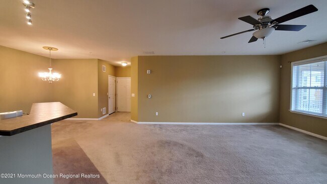 Building Photo - 625 Sloan Ct