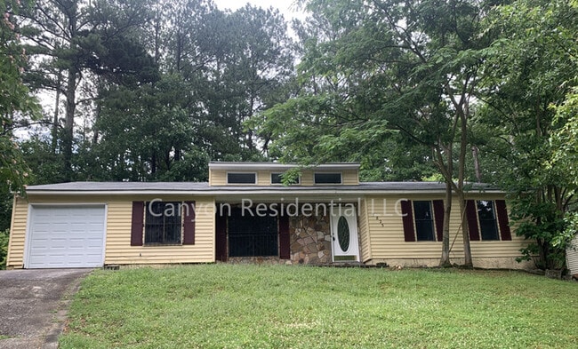 Building Photo - 5825 Vernier Dr SW