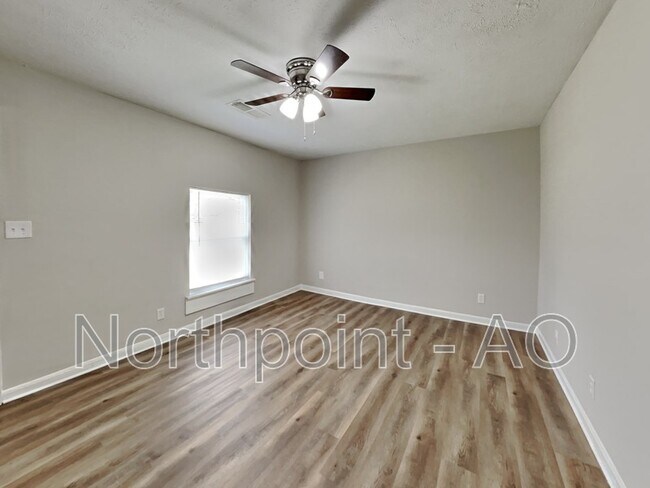 Foto del edificio - 8788 E Bourne Dr