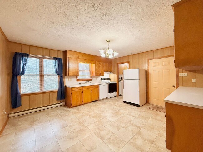 Foto del edificio - South Boston Home Waiting for You!