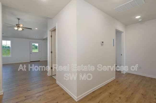 Building Photo - 5634 West Mangrove St