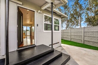 Building Photo - 4012-4014 Dwight St