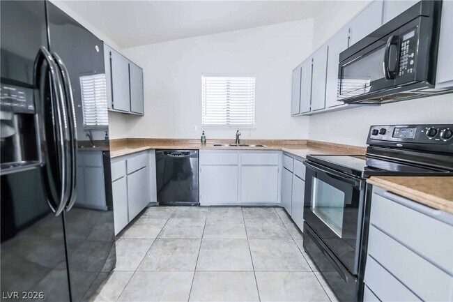 Foto del edificio - 7420 Lattimore Dr