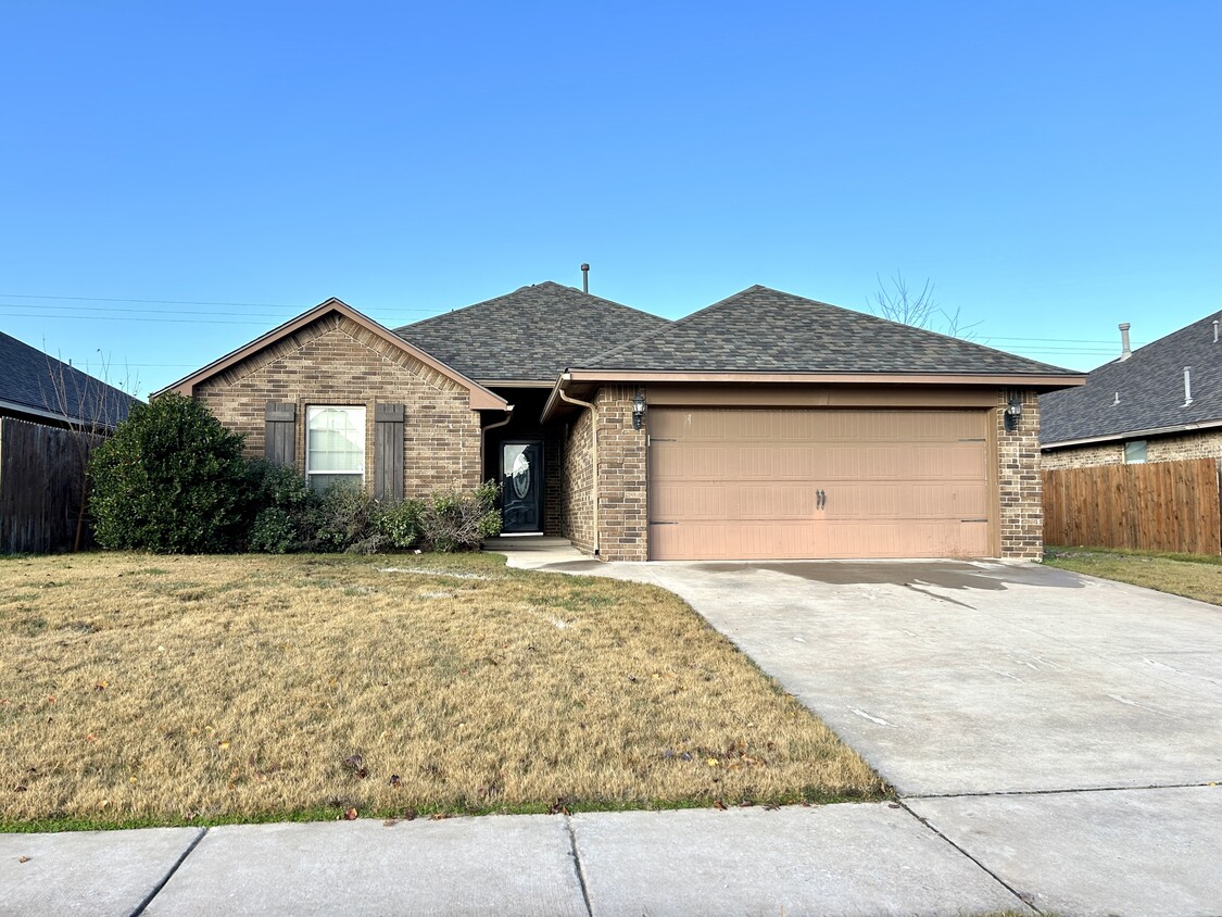 Primary Photo - 2407 SW Edinburough Dr