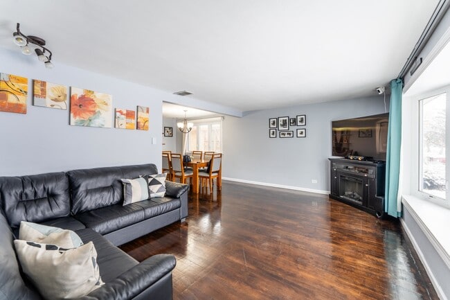 Building Photo - 4146 W 79th Pl