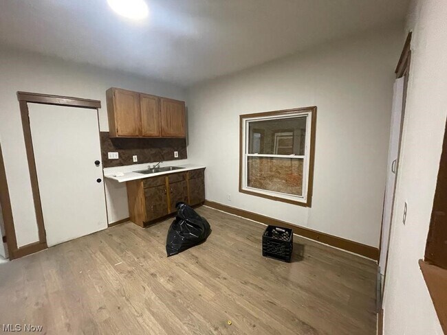 Foto del edificio - 3611 E 116th St