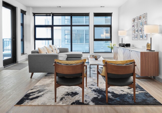 Building Photo - Raymond Block