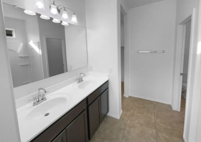 Foto del edificio - 30709 W Indianola Ave