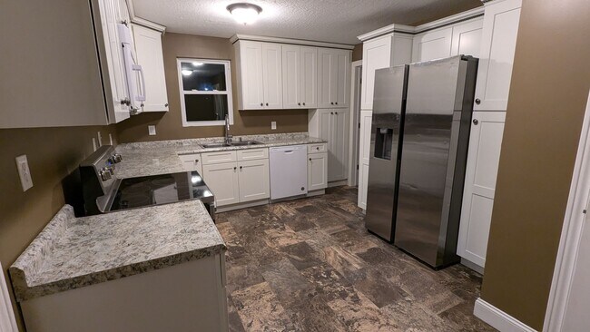 Foto del edificio - 3-Bedroom, 1-Bathroom Duplex Home for Rent in Perry