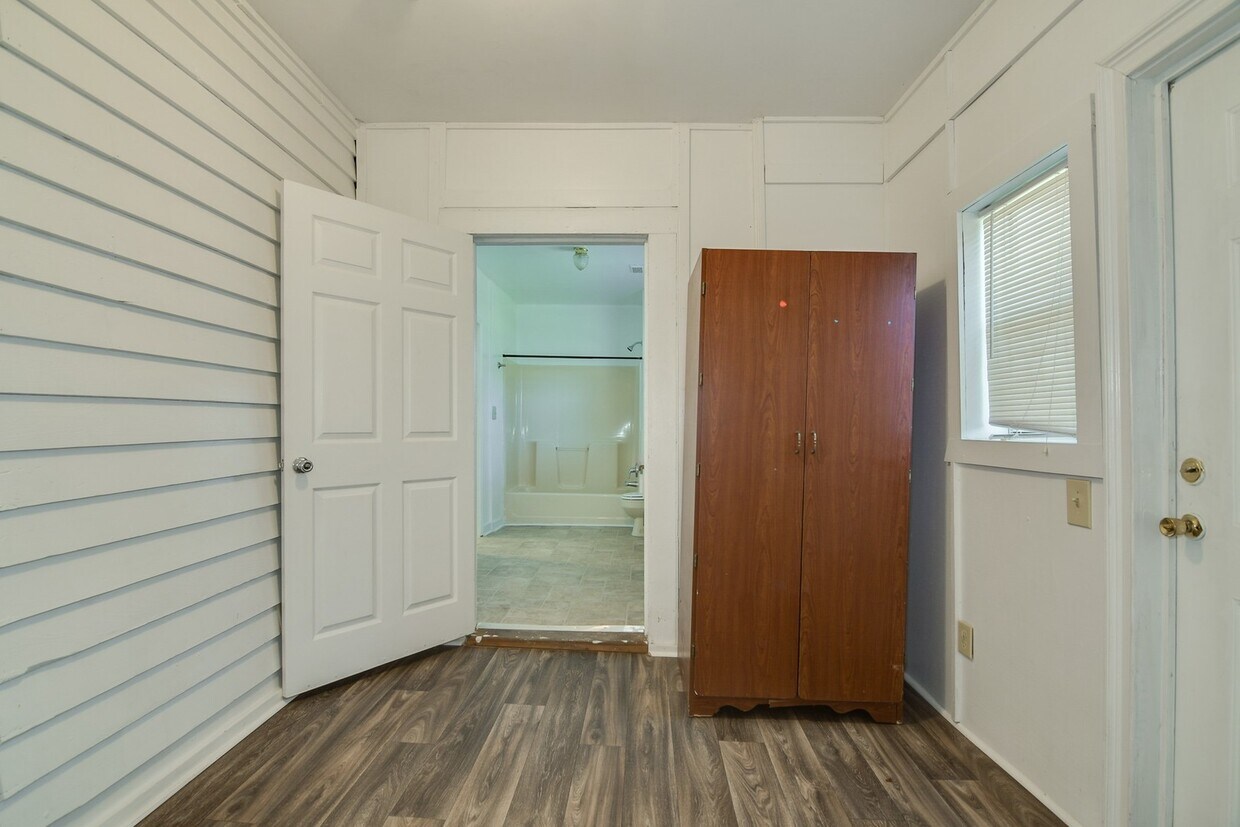 537 Watkins St Unit 537 Watkins St A, Augusta, GA 30901 Room for