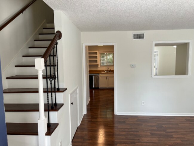 Foto del edificio - 3344 Oak Trees Ct
