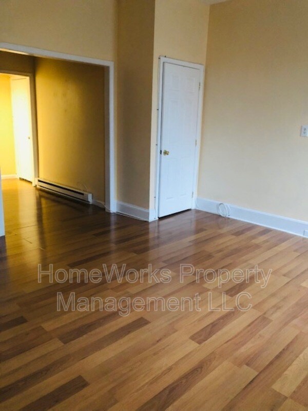 Foto del edificio - 2424 N Charles St