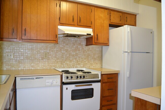 Kitchen - 5700 B St