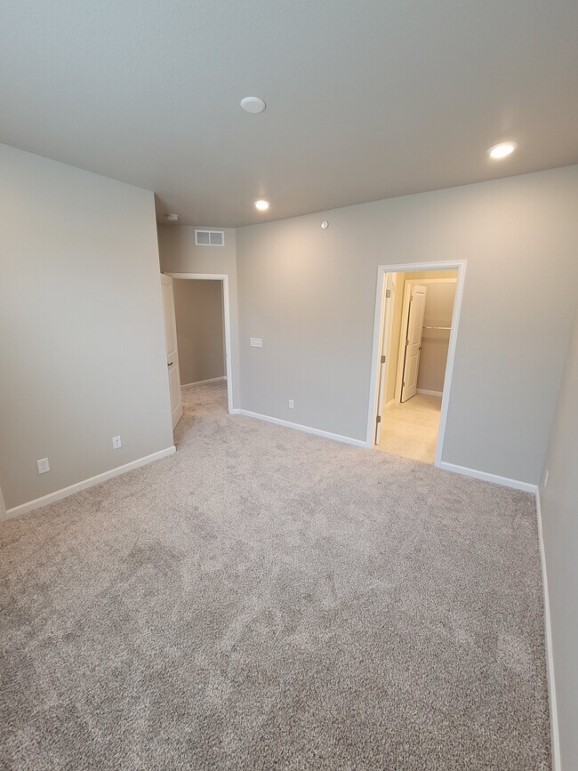 Foto del edificio - 463 Millwall Cir