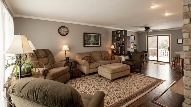 Living Room - 329 S Eva St