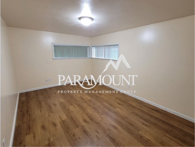 Foto del edificio - 2 Bedroom Fresh On The Market!