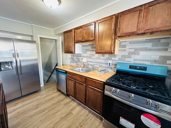 Foto del edificio - 7444 Berkshire Rd
