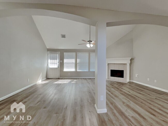 Building Photo - 7606 Bronze Trail Dr